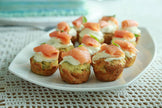 10  Mini cupcake salé à la patate douce, crème fouetté wasabi, saumon fumé