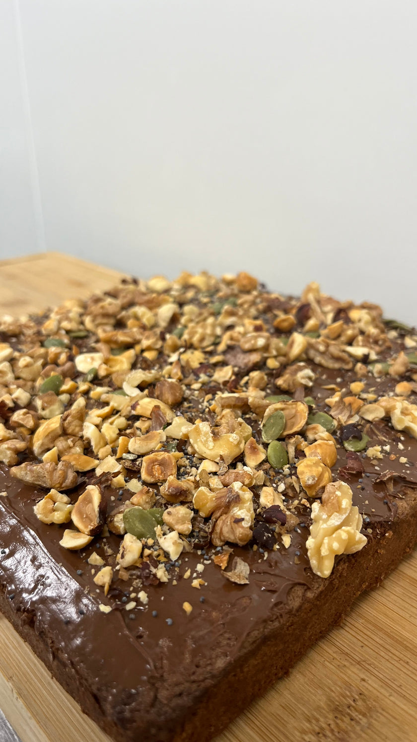 Gâteau au chocolat noir, Nocciolata et fruits secs (12 parts)