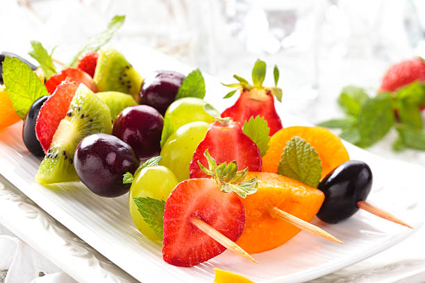 20 Mini brochettes de fruits de saison