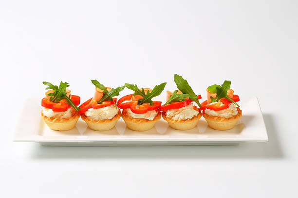10  Mini tartelette salée tartare de tomates au basilic et huile d'olive, jambon cru
