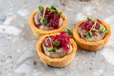 10  Mini tartelette de houmous et pickles de légumes
