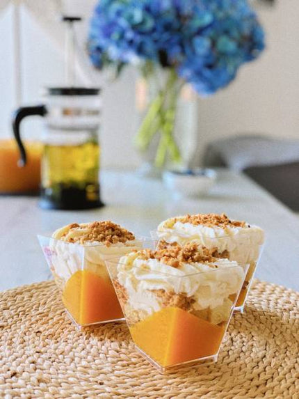 10 Verrine d’ananas et gingembre, coulis mangue, crumble coco, mousse mangue et pistache