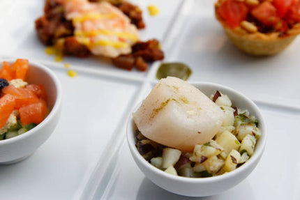 10 Verrine de St jacques snackées, sésame noir, tartare de carottes et céleri, graines de courge, vinaigrette aux agrumes et crème de carottes au gingembre